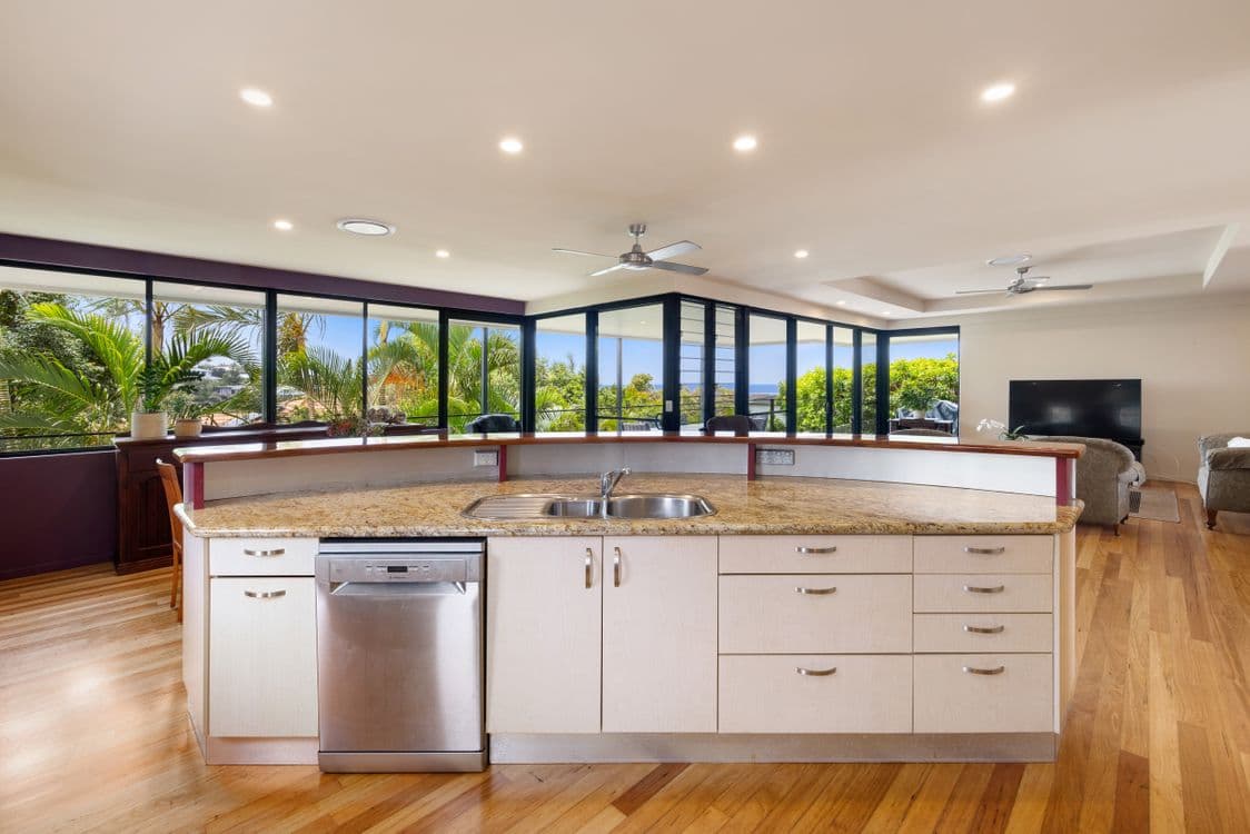 53 Driftwood Drive, Castaways Beach, Castaways Beach - Thumbnail 8