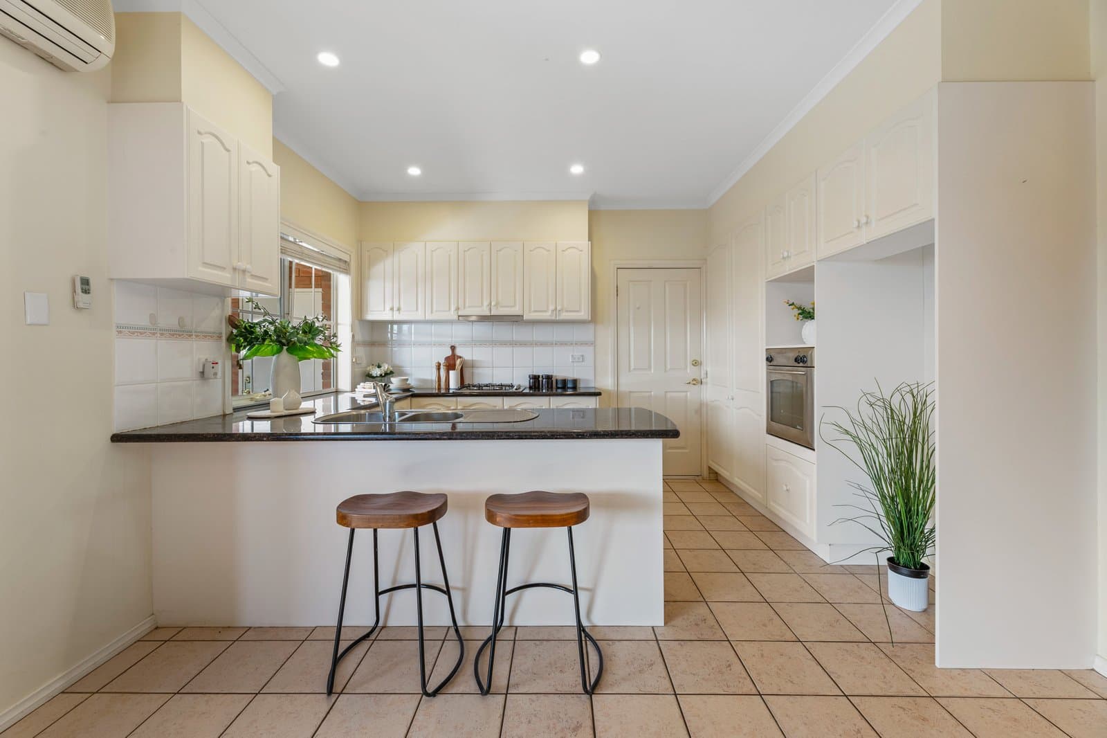 33 St Claire Walk, Doncaster East, Doncaster East - Thumbnail 5