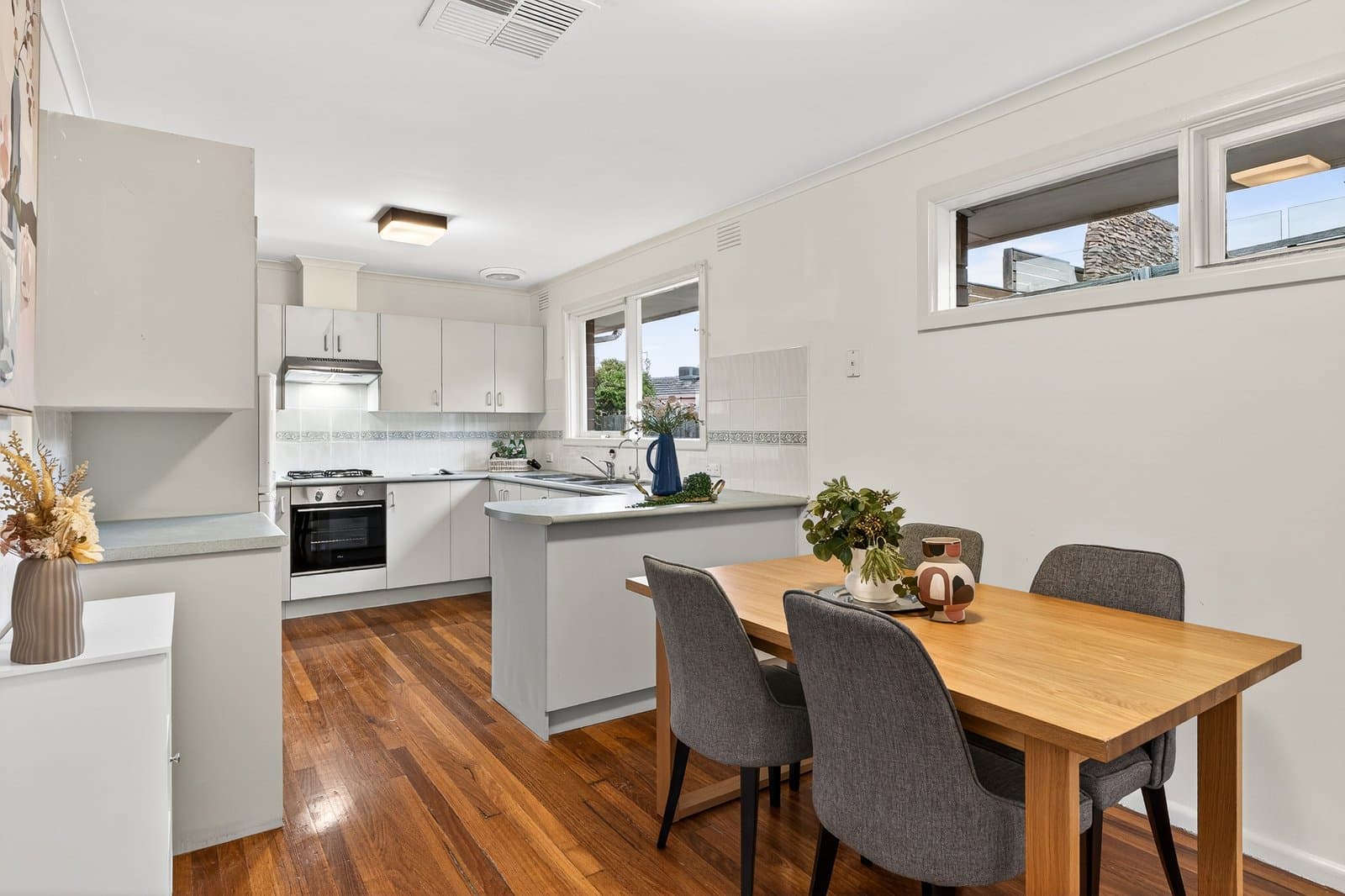 29 Hastings Avenue, Blackburn South, Blackburn South - Thumbnail 4