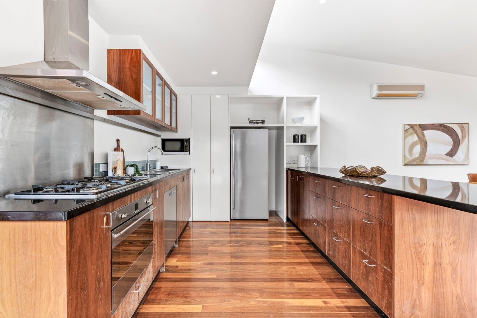 35 Kambrook Road, Caulfield North, Caulfield North - Thumbnail 5