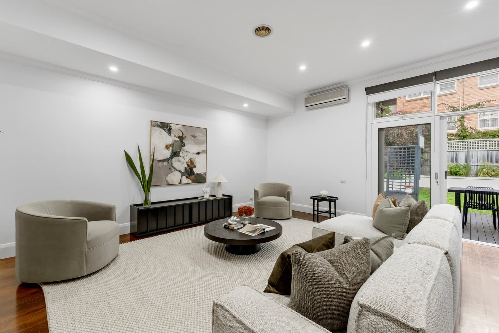 21 Spray Street, Elwood, Elwood - Thumbnail 4