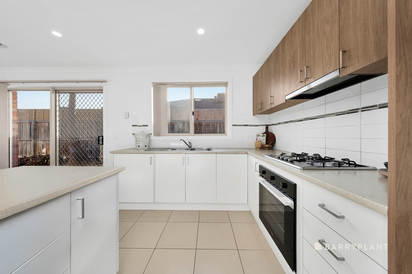 16 Jezwing Avenue, South Morang, VIC 3752, South Morang - Thumbnail 5