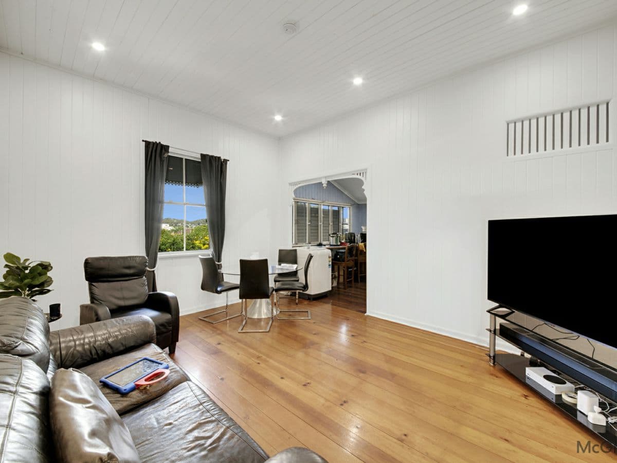 33 Central Lane, GLADSTONE CENTRAL, Gladstone Central - Thumbnail 2