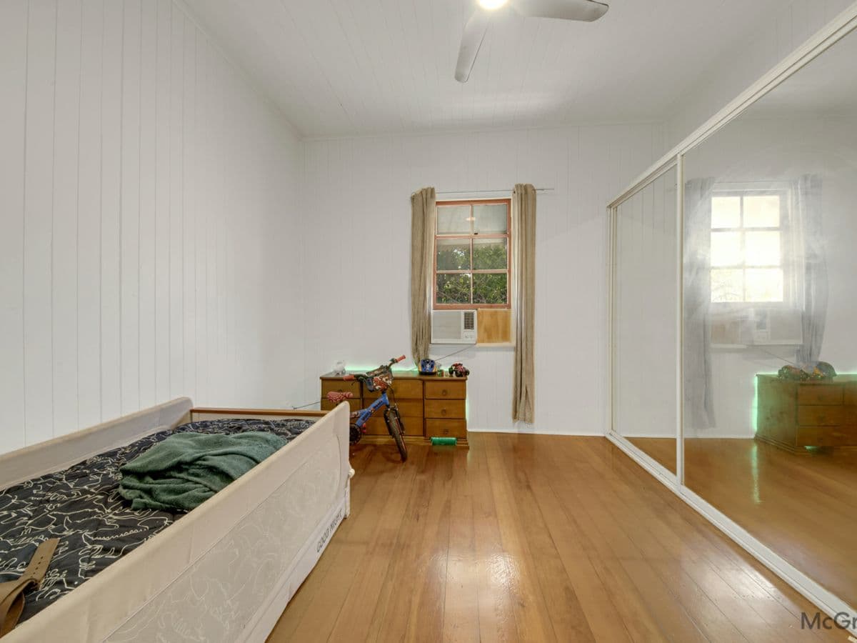 33 Central Lane, GLADSTONE CENTRAL, Gladstone Central - Thumbnail 4