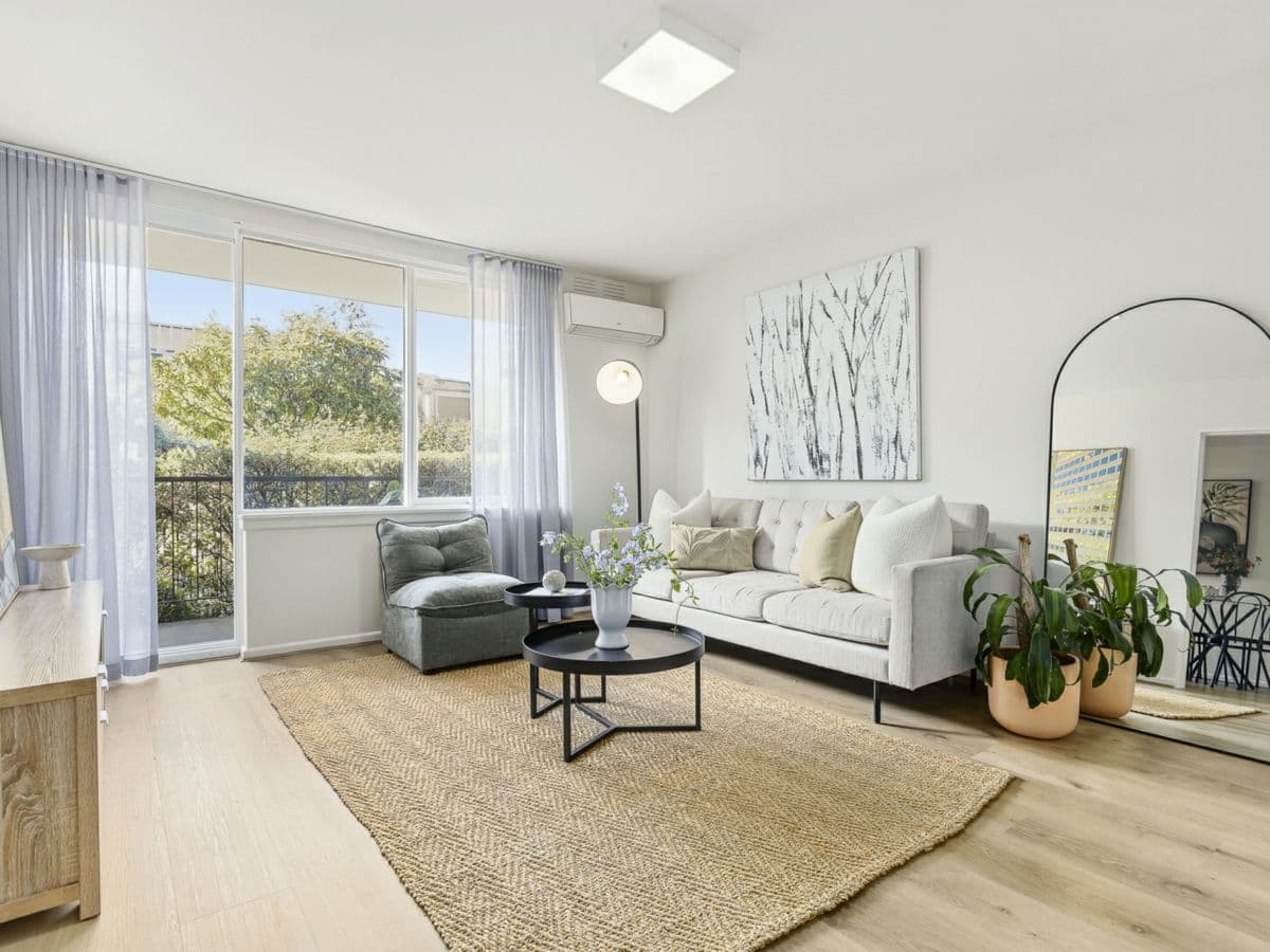 2/41-43 Alma Road, ST KILDA, St Kilda - Image 1