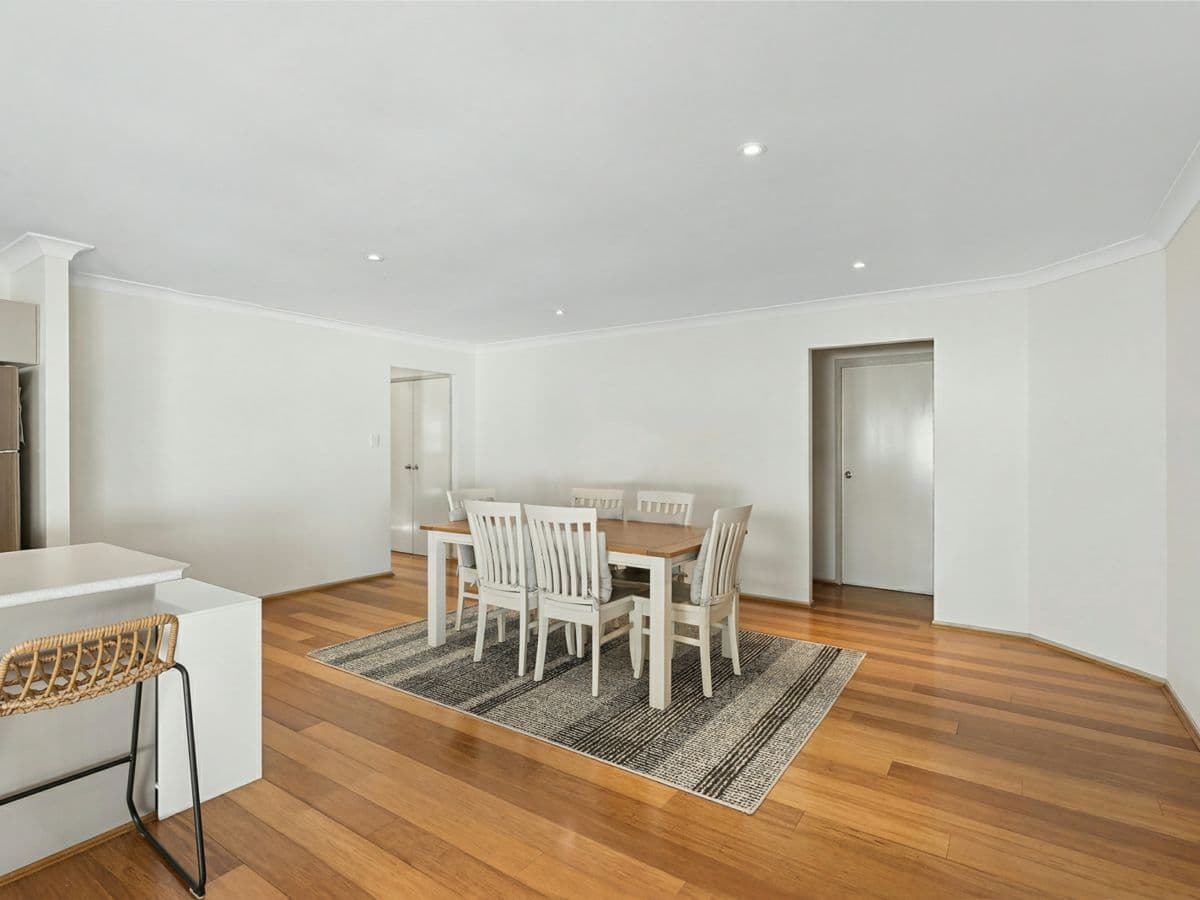 51 Leinster Circuit, ASHTONFIELD, Ashtonfield - Thumbnail 3