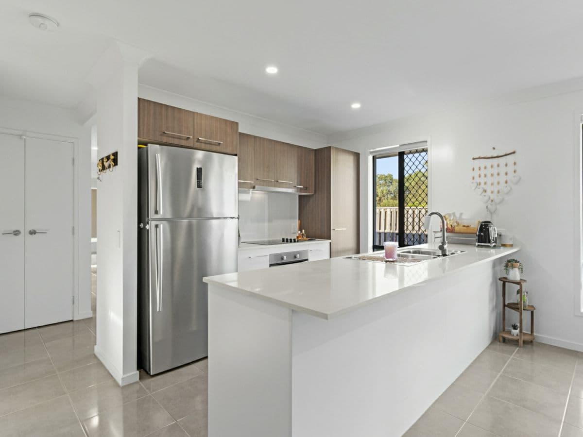 15 Gem Circuit, PARK RIDGE, Park Ridge - Thumbnail 3