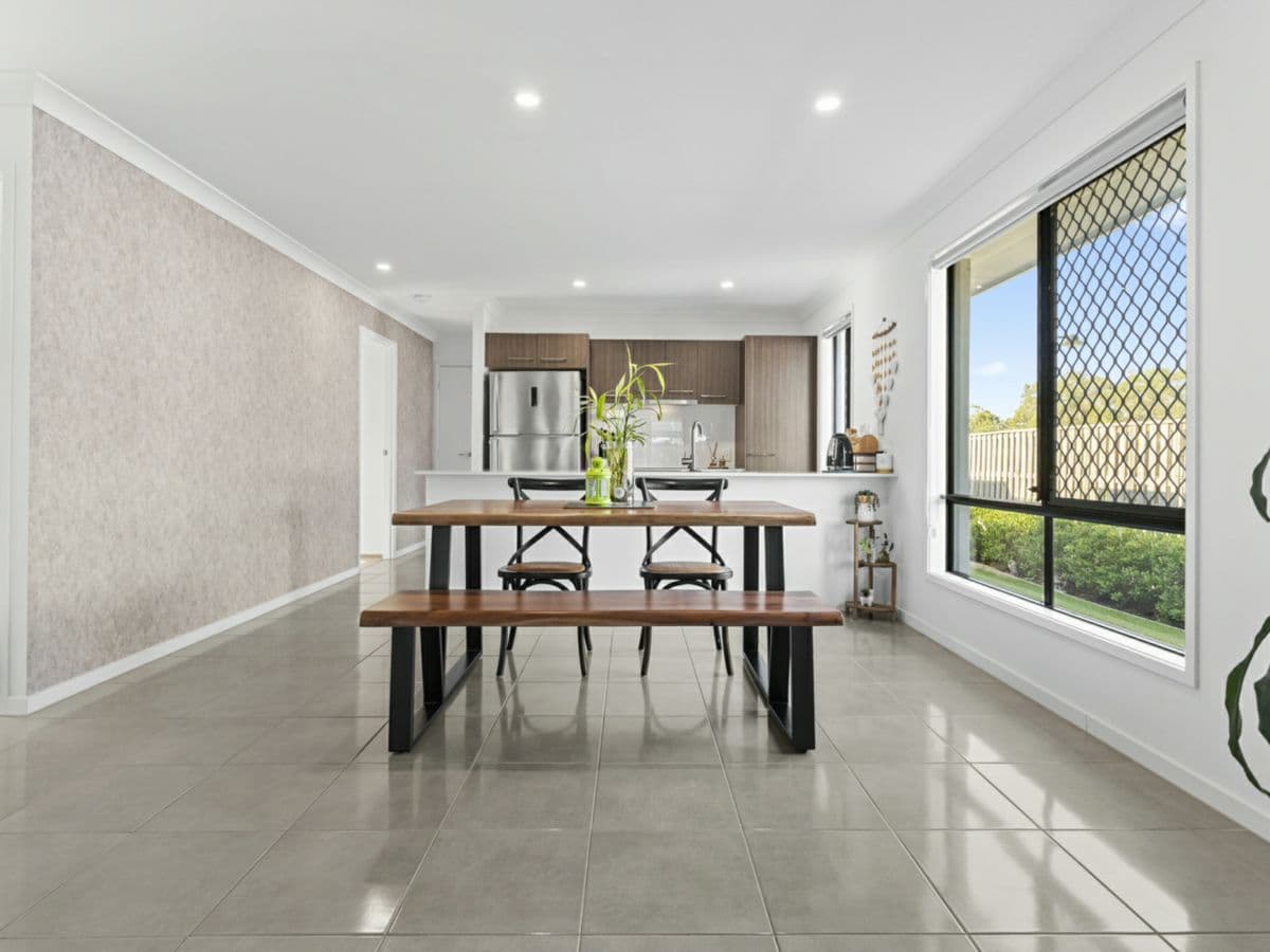 15 Gem Circuit, PARK RIDGE, Park Ridge - Thumbnail 5