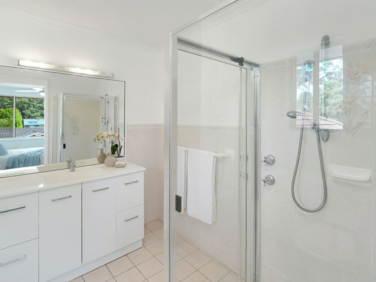 2/2 Harmony Close, GREEN POINT, Green Point - Thumbnail 7