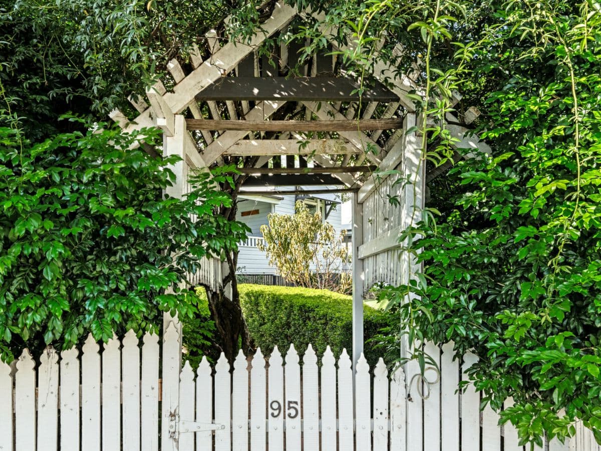 95. Bridge Street, MOUNT LOFTY, Mount Lofty - Thumbnail 2