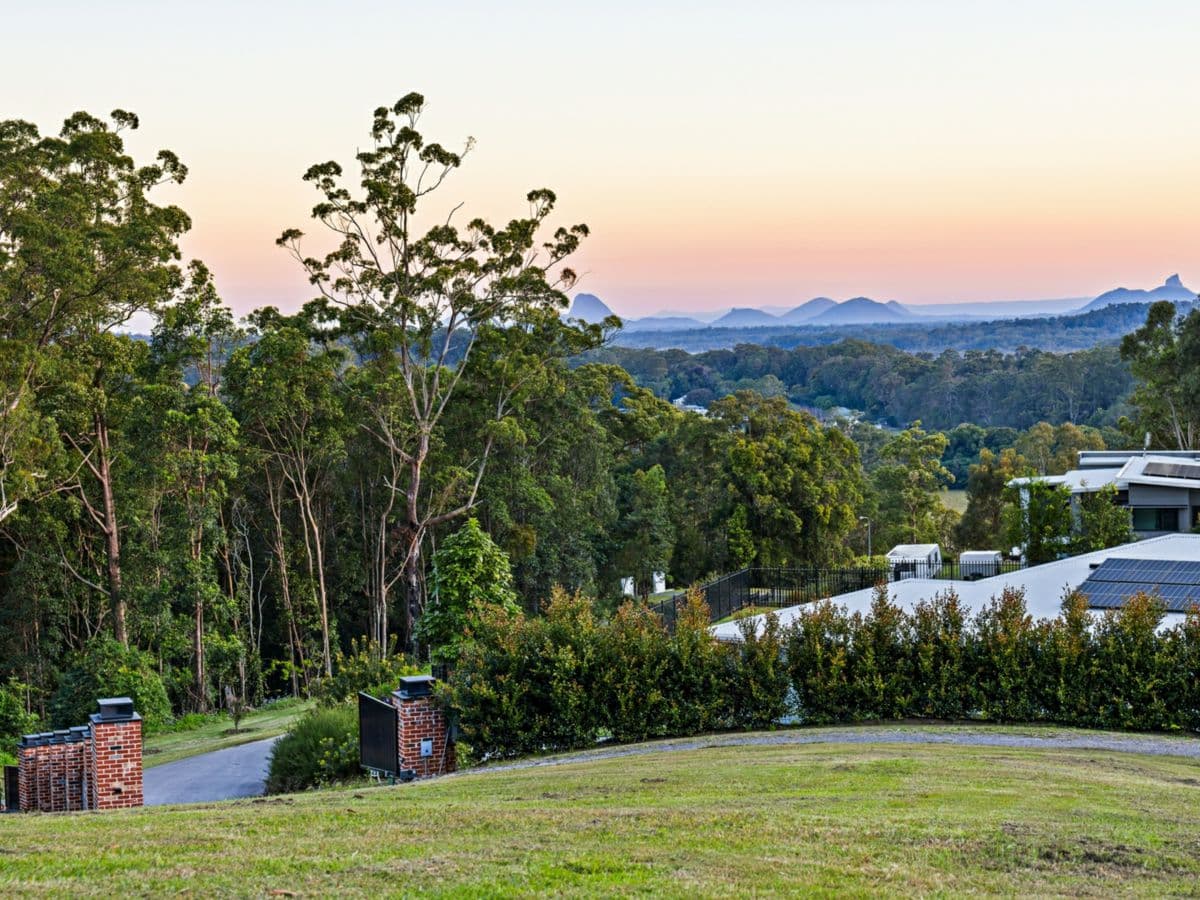 33 Chambers Court, GLENVIEW, Glenview - Thumbnail 2