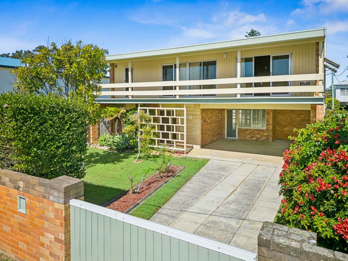 9 Binburra Avenue, TOOWOON BAY, Toowoon Bay - Thumbnail 2