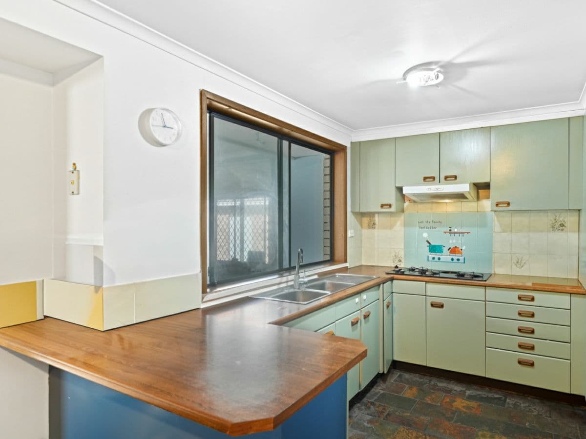 31 Chiswick Road, GREENACRE, Greenacre - Thumbnail 5