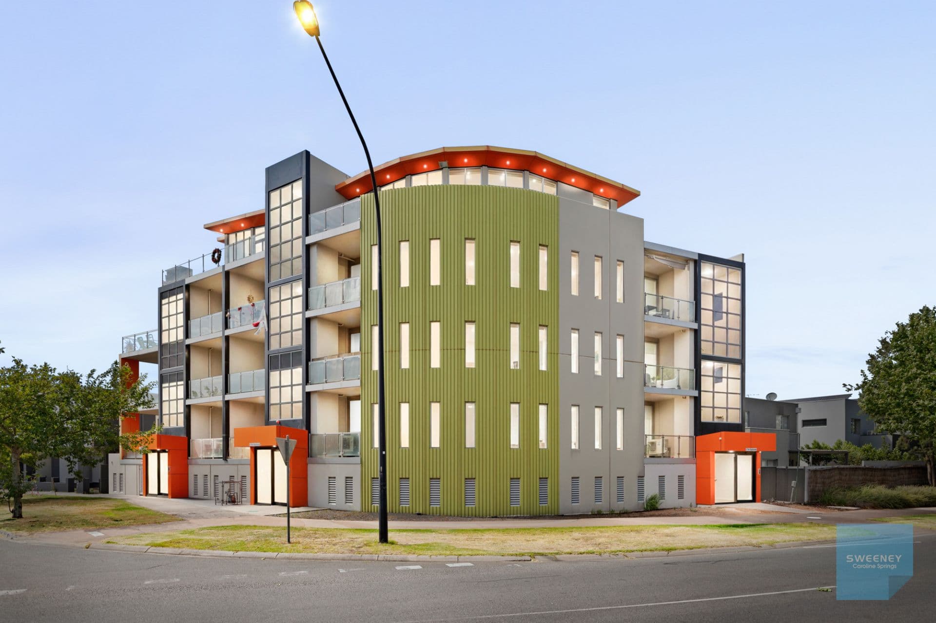 8/2 The Esplanade, Caroline Springs - Image 1