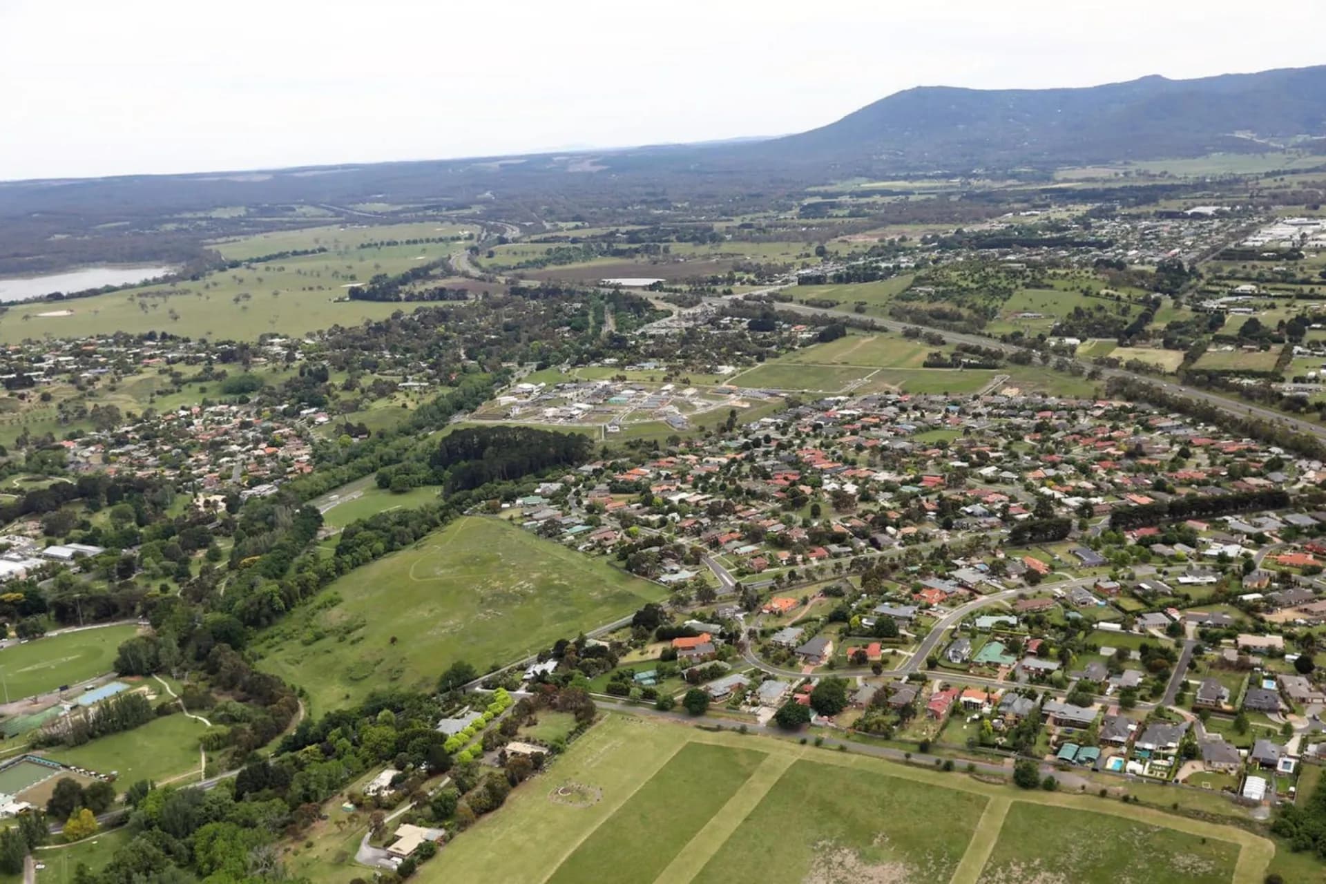 18 Kilmore Road, Gisborne, VIC, Gisborne - Thumbnail 5