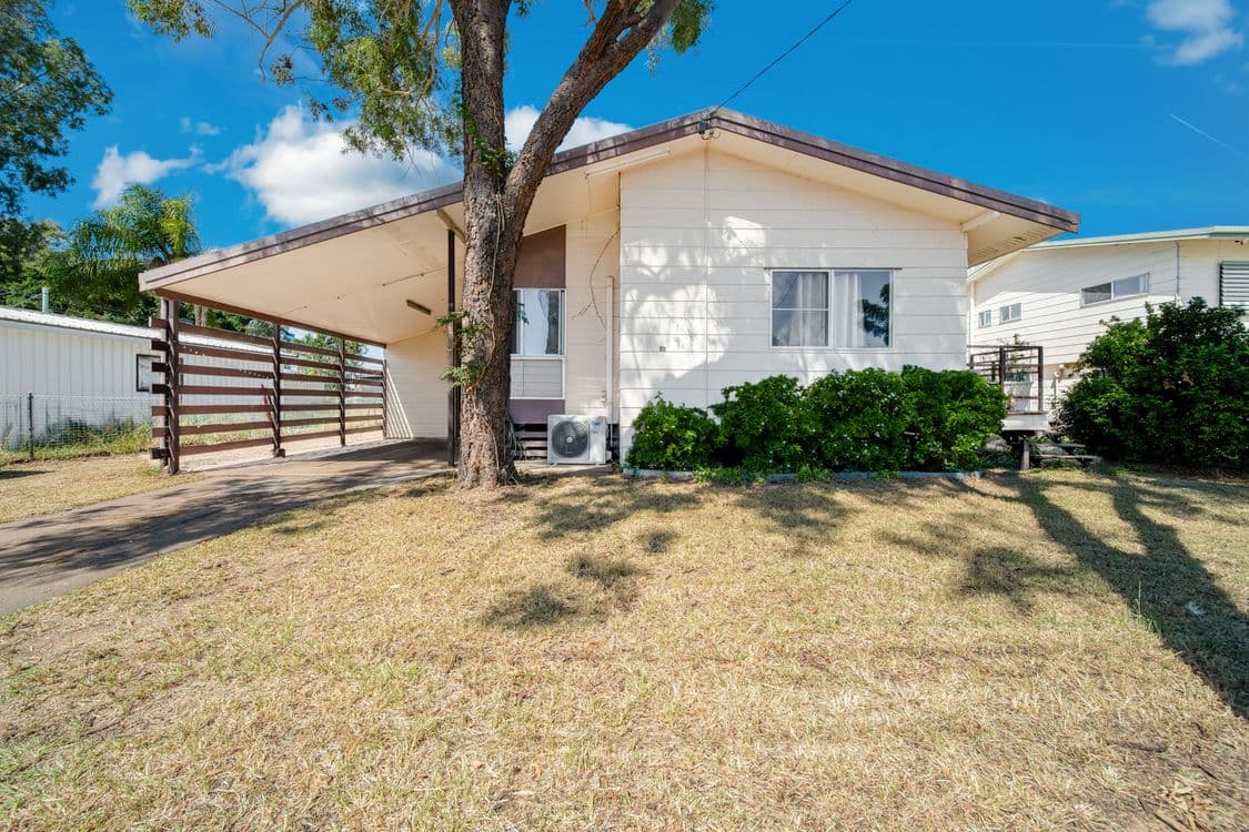38 Mellish Crescent, EMERALD QLD 4720, Emerald - Thumbnail 3