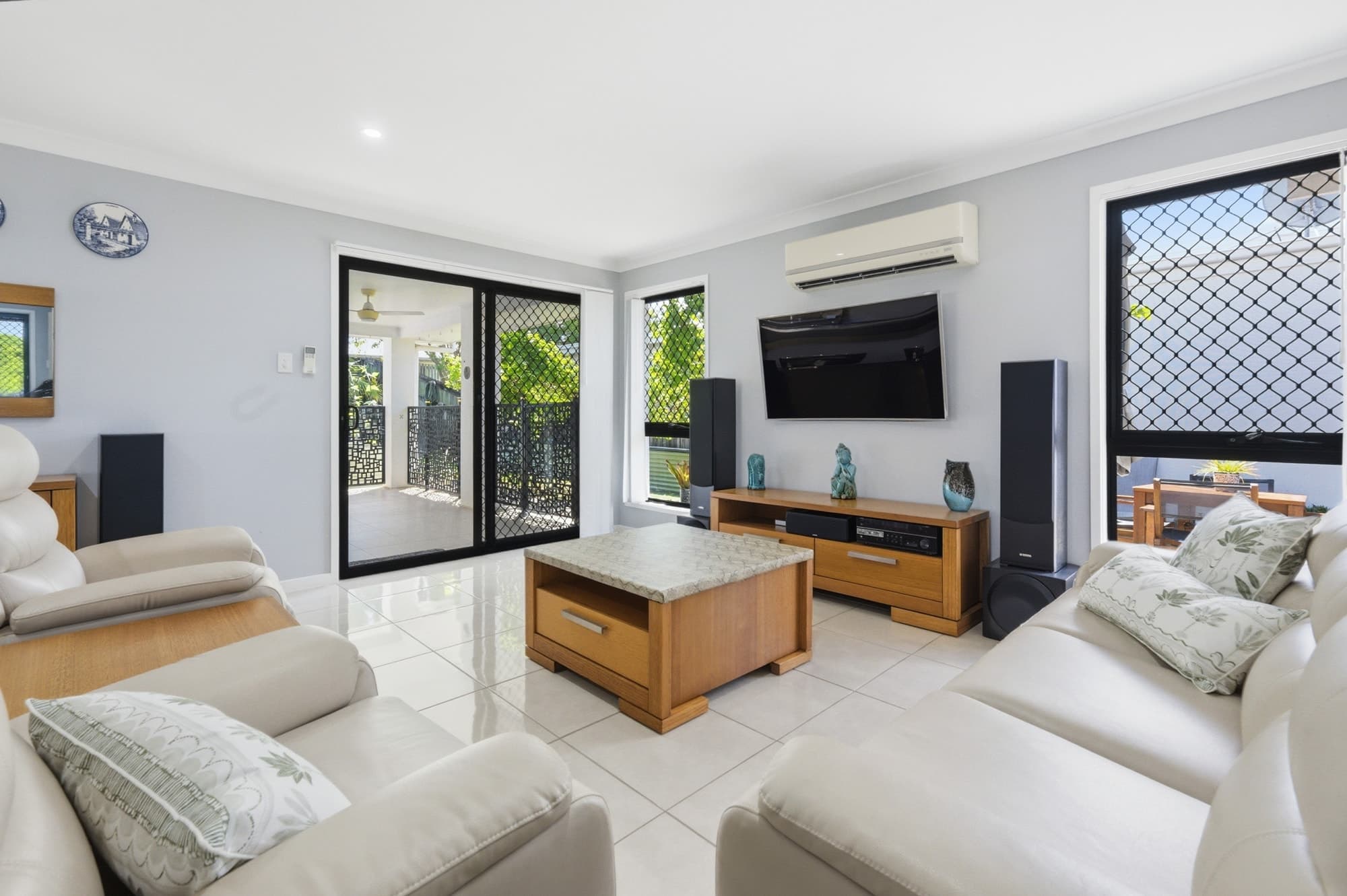 63 Caroval Drive, Rural View - Thumbnail 4