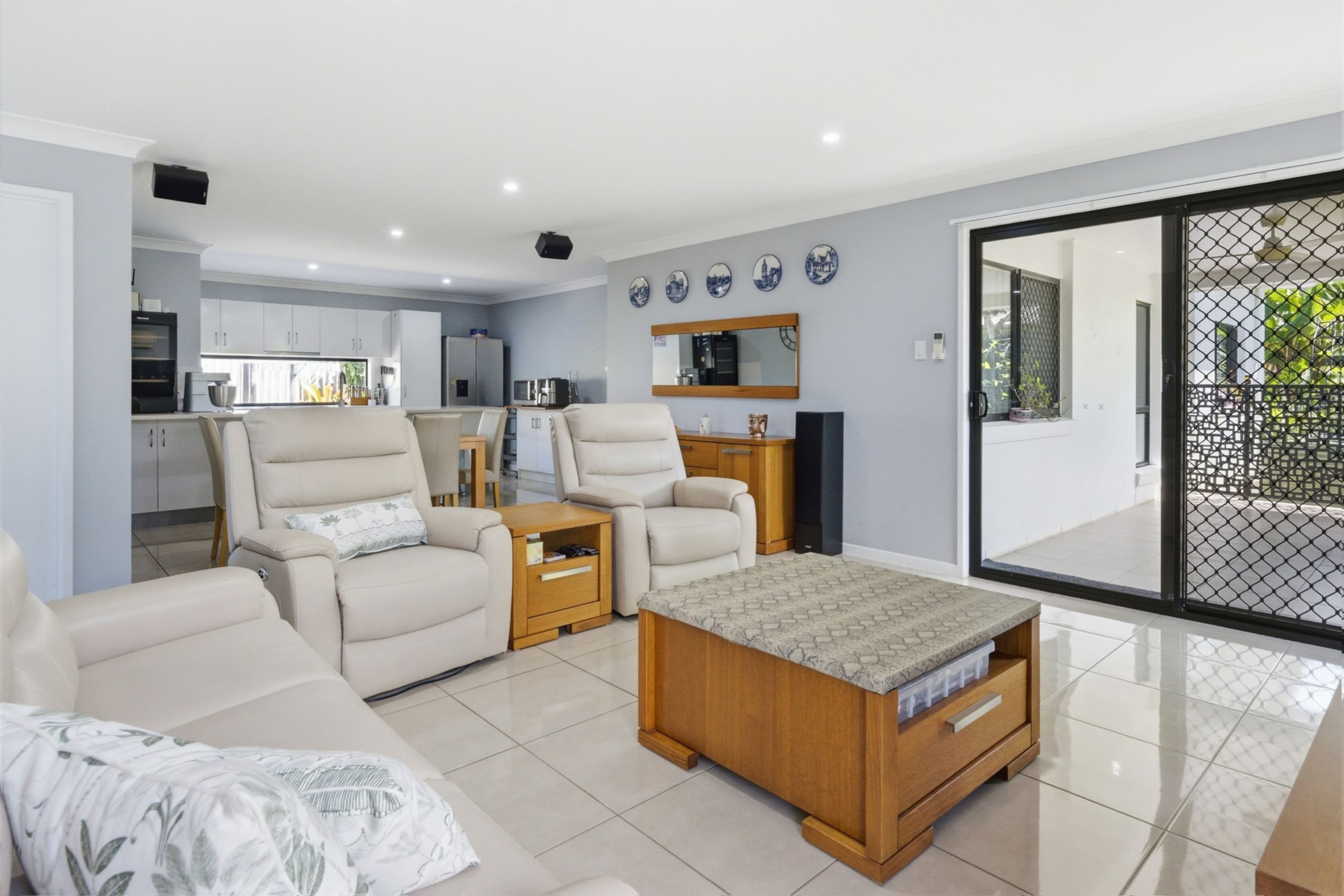 63 Caroval Drive, Rural View - Thumbnail 5