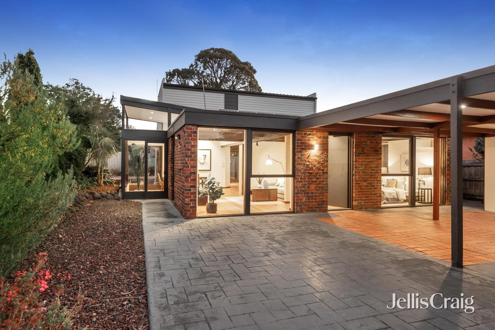 414 Springfield Road, Mitcham, Mitcham - Thumbnail 2