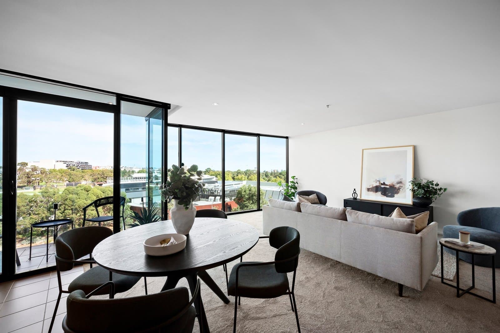 605/83 Queens Road, Melbourne - Thumbnail 5
