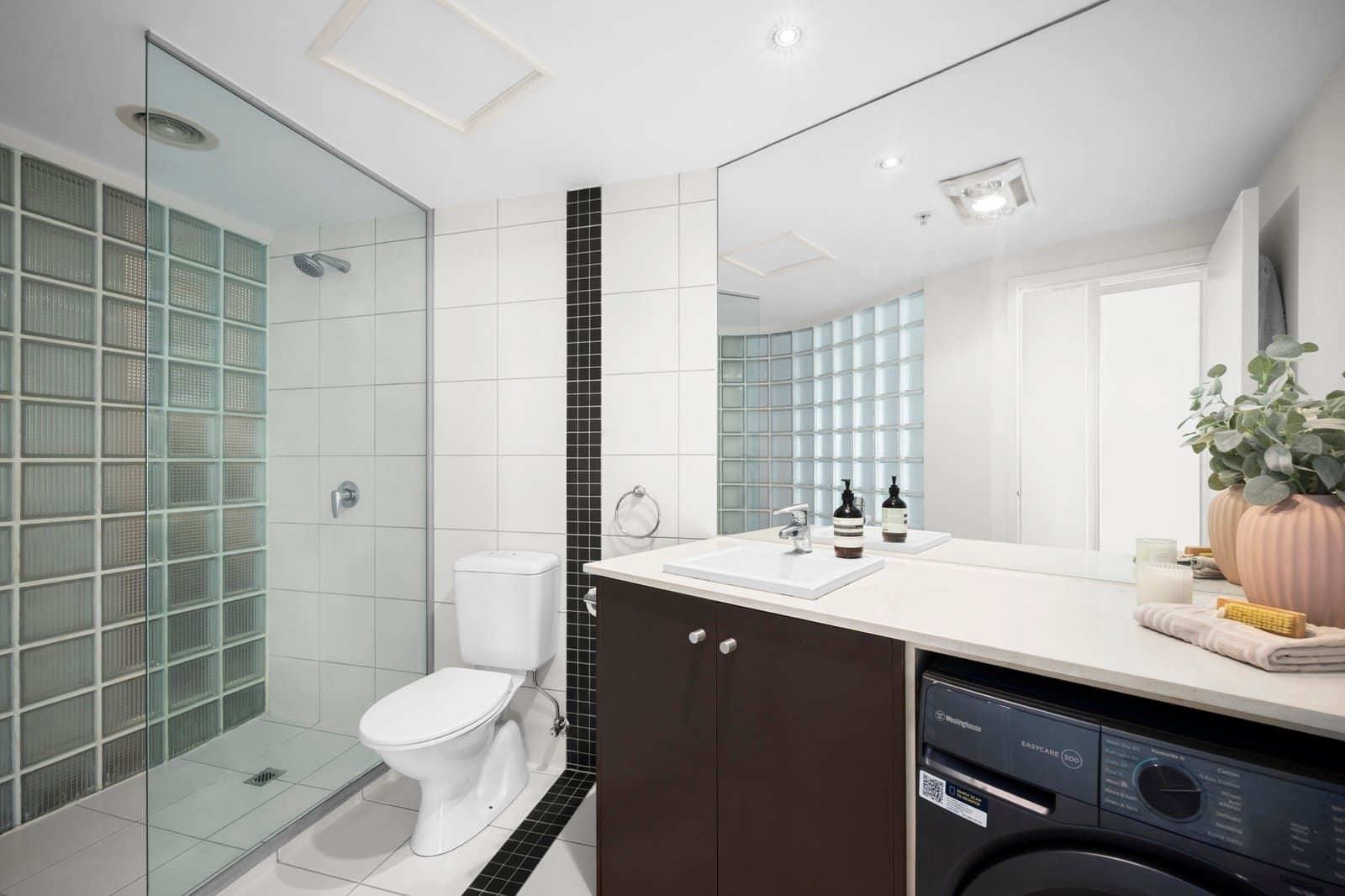 605/83 Queens Road, Melbourne - Thumbnail 8