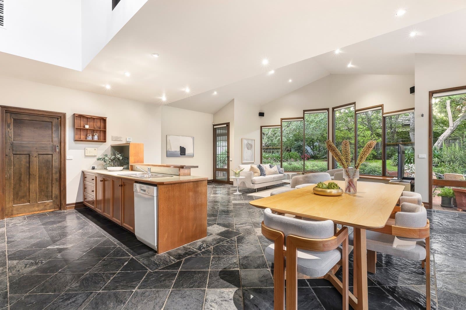 40 Bowen Street, Camberwell - Thumbnail 4