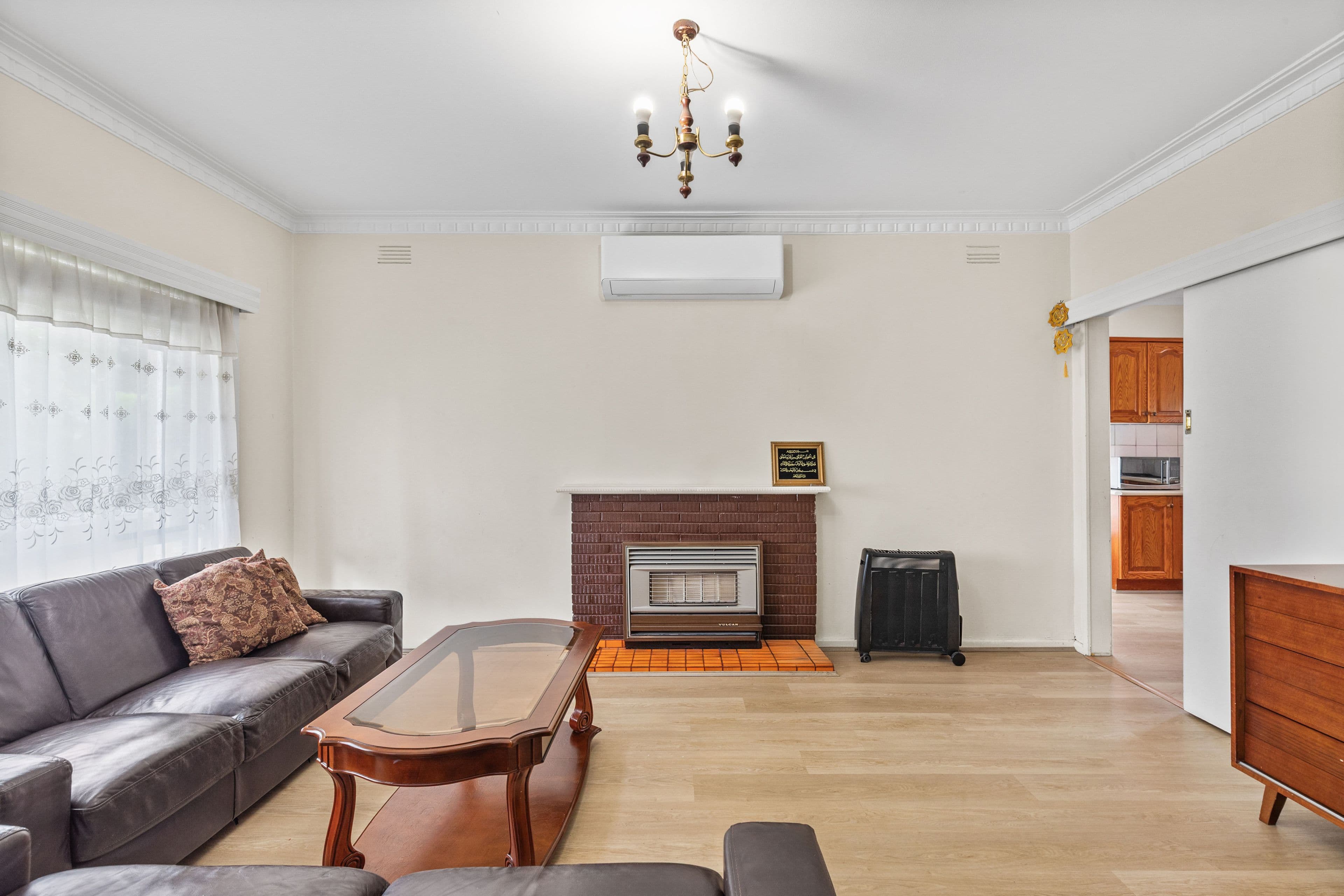 93 Broadhurst Avenue, Reservoir VIC 3073, Reservoir - Thumbnail 2