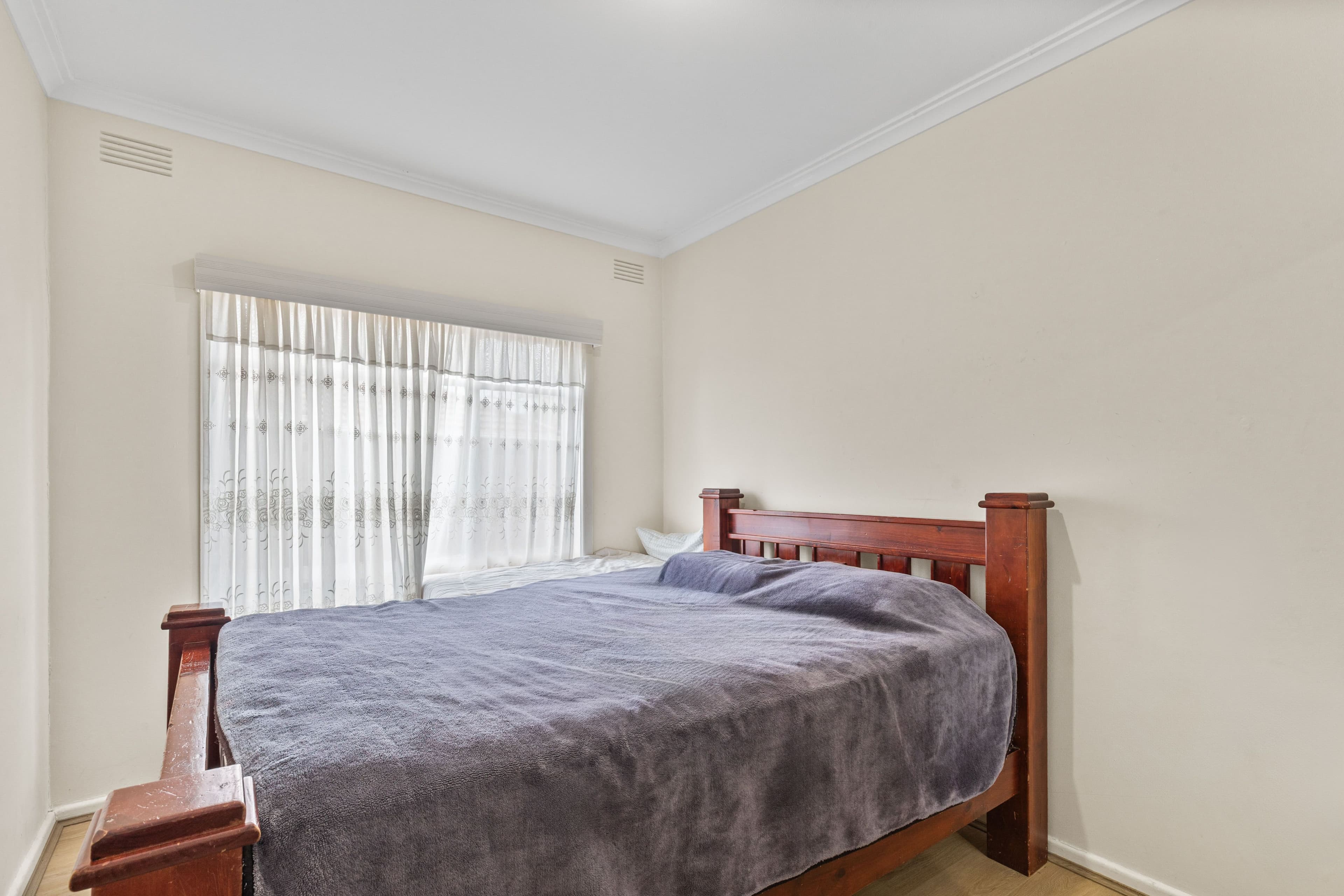 93 Broadhurst Avenue, Reservoir VIC 3073, Reservoir - Thumbnail 5