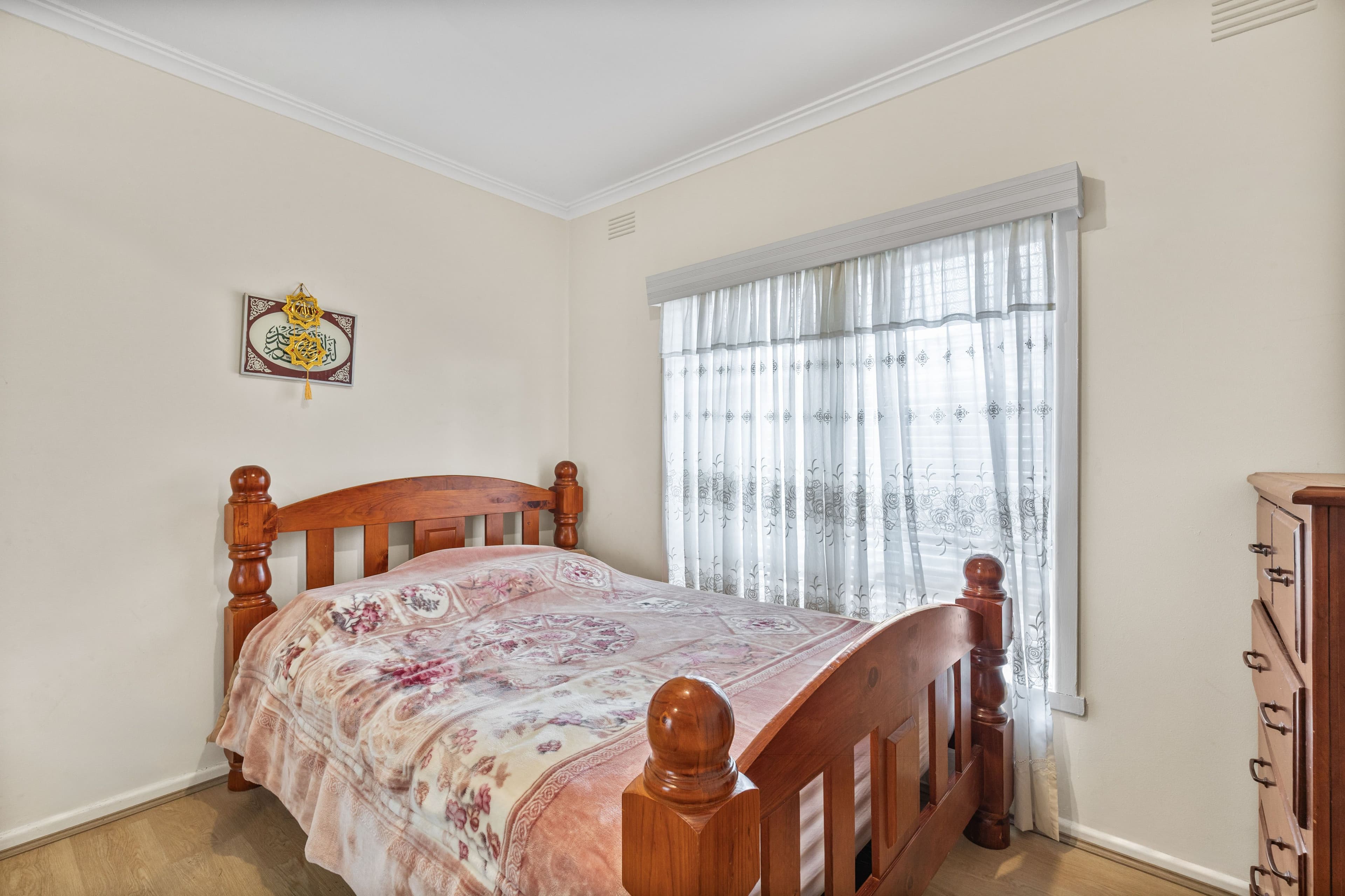 93 Broadhurst Avenue, Reservoir VIC 3073, Reservoir - Thumbnail 6