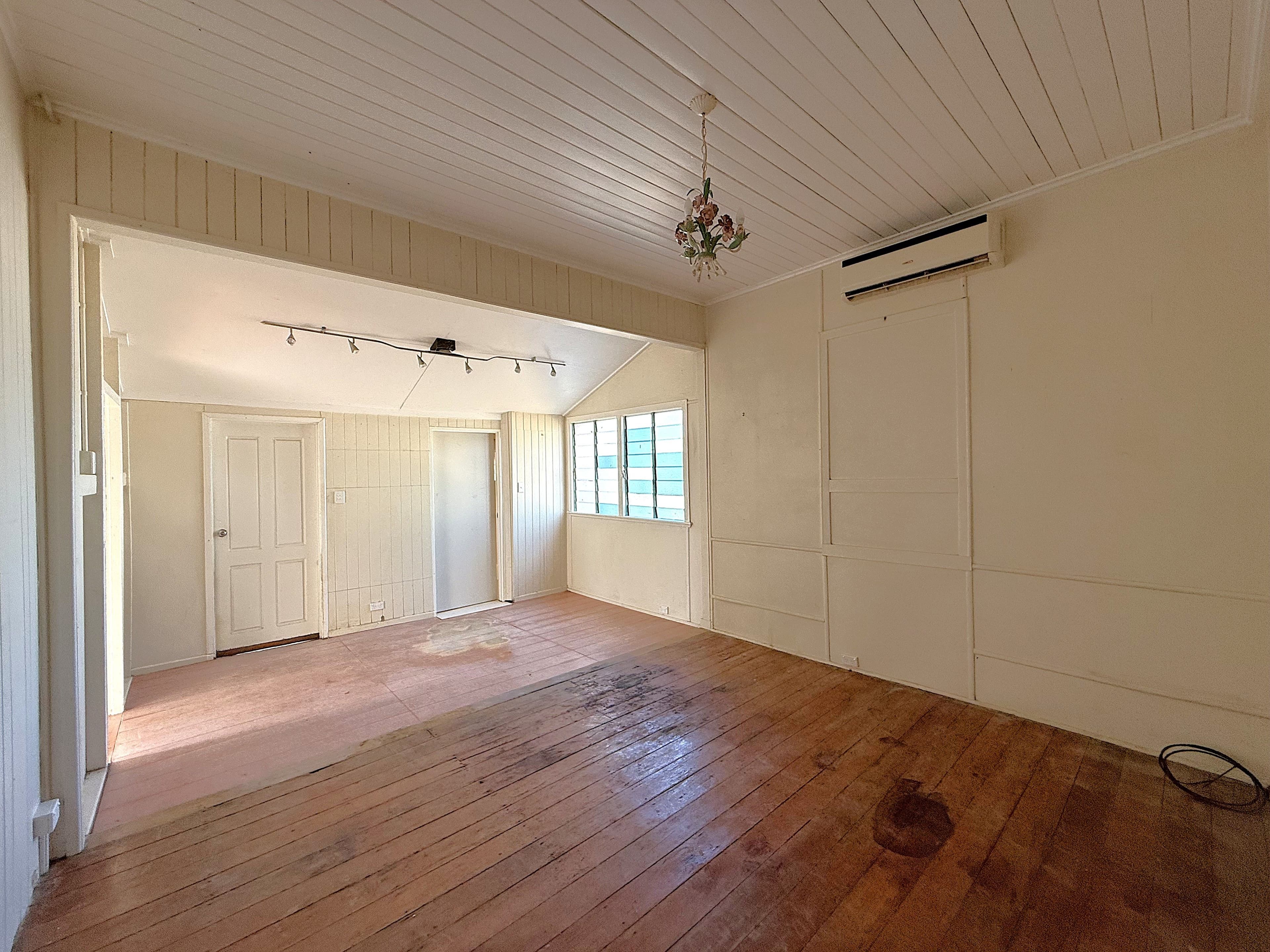 116 Cassowary Street, Longreach QLD 4730, Longreach - Thumbnail 4