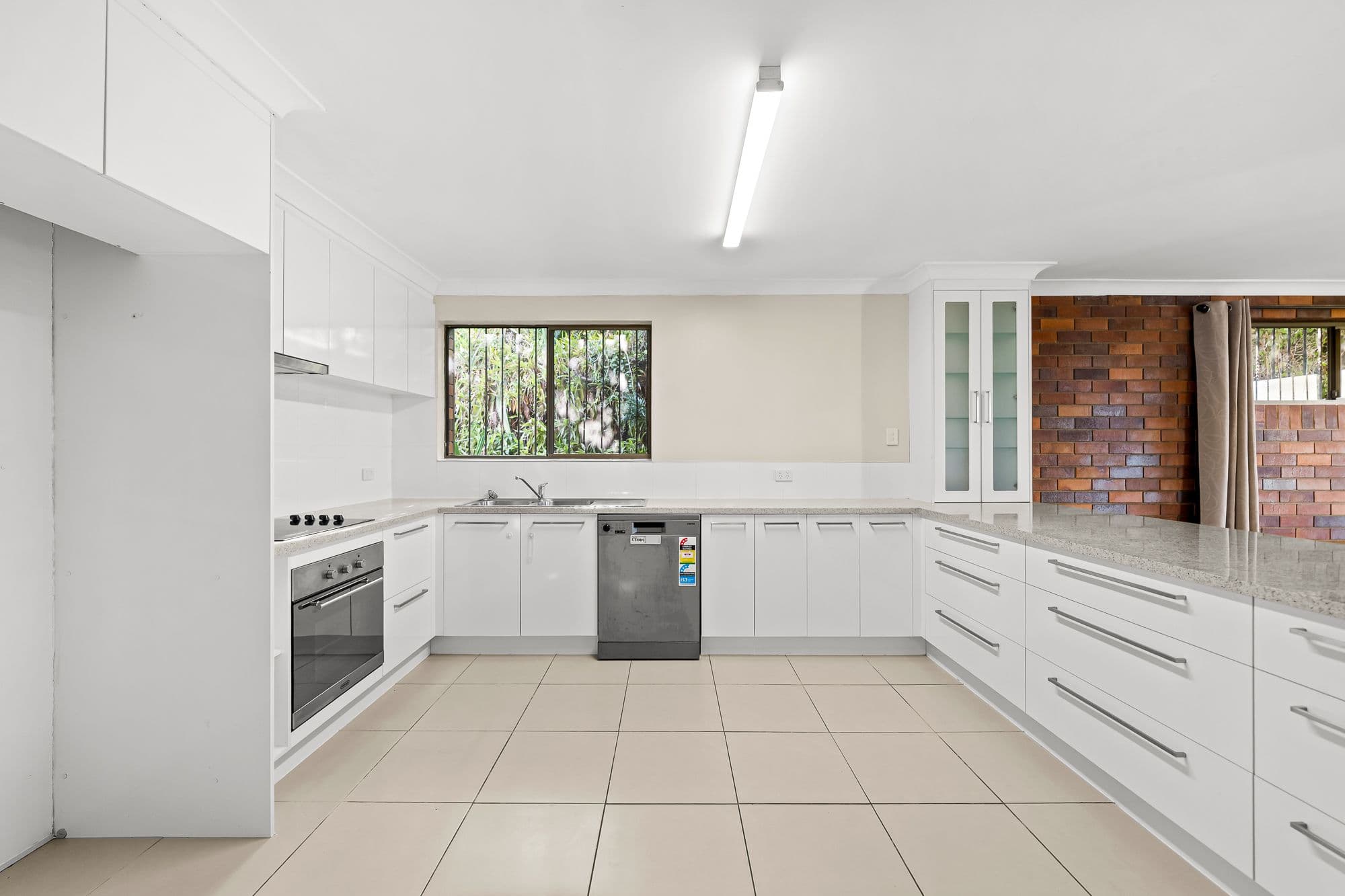 85 Dennis Road, Springwood QLD 4127, Springwood - Thumbnail 4