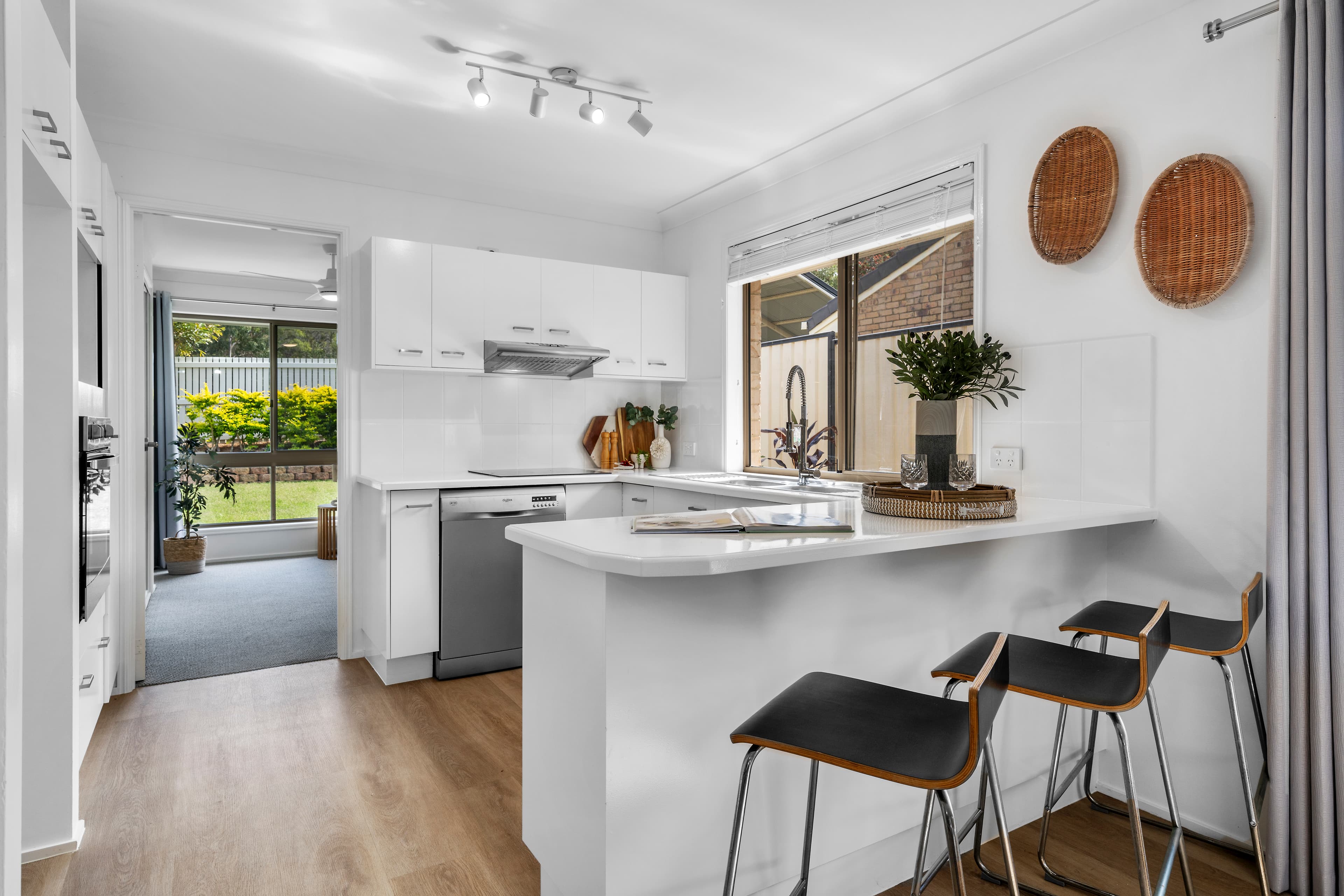 1/104 Benfer Road, Victoria Point, Victoria Point - Thumbnail 3