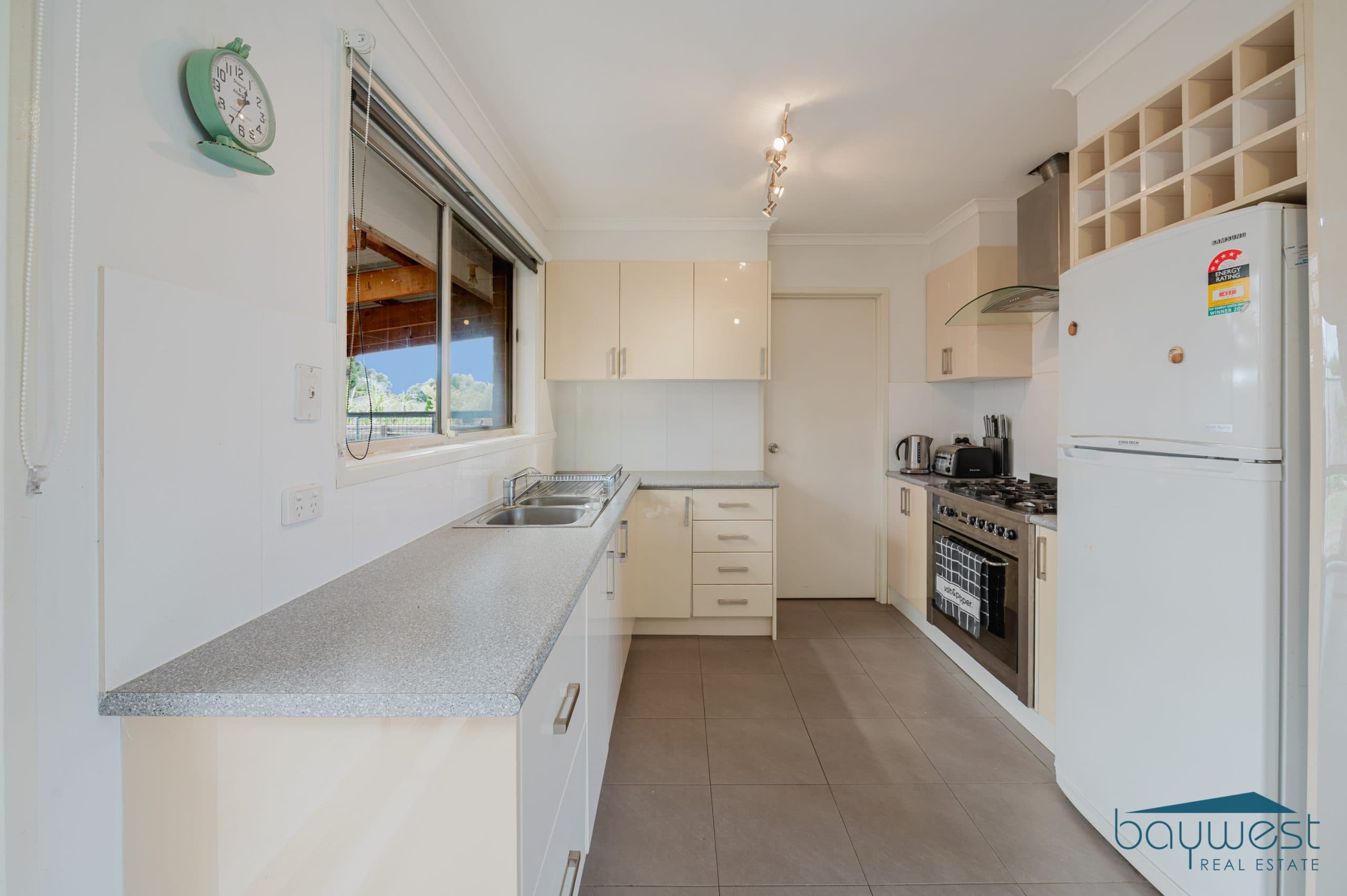 16 Michelle Drive, HASTINGS VIC 3915, Hastings - Thumbnail 5