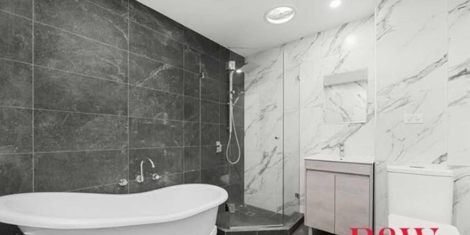 15 SILVERWATER ROAD Auburn, Auburn - Thumbnail 6