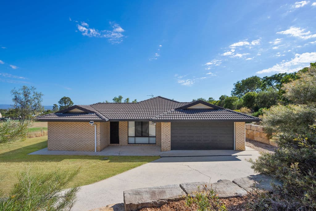 25 Donaldson Road, Plainland - Thumbnail 2