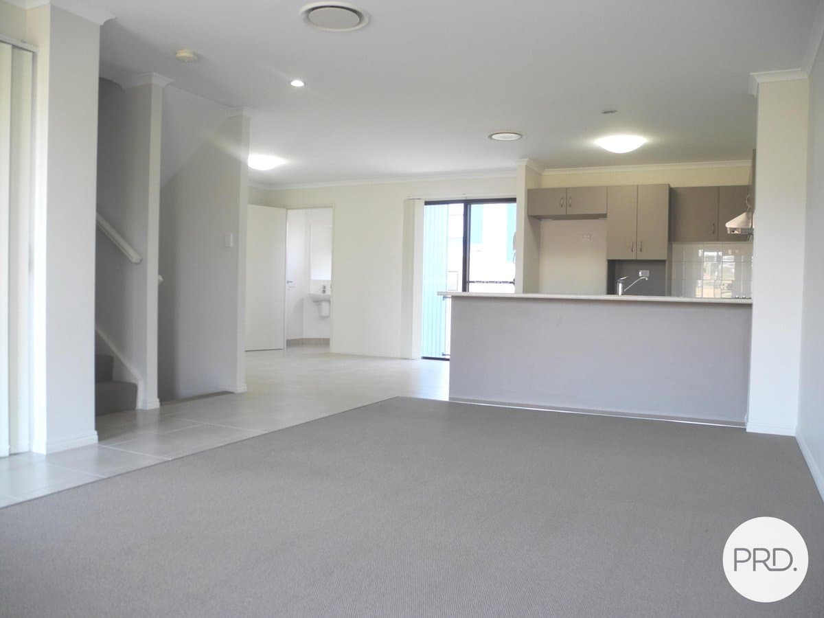 2/10 Arthur Street, BOYNE ISLAND QLD 4680, Boyne Island Property Image - Thumbnail 4