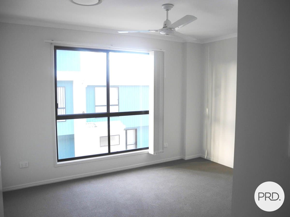 2/10 Arthur Street, BOYNE ISLAND QLD 4680, Boyne Island Property Image - Thumbnail 6