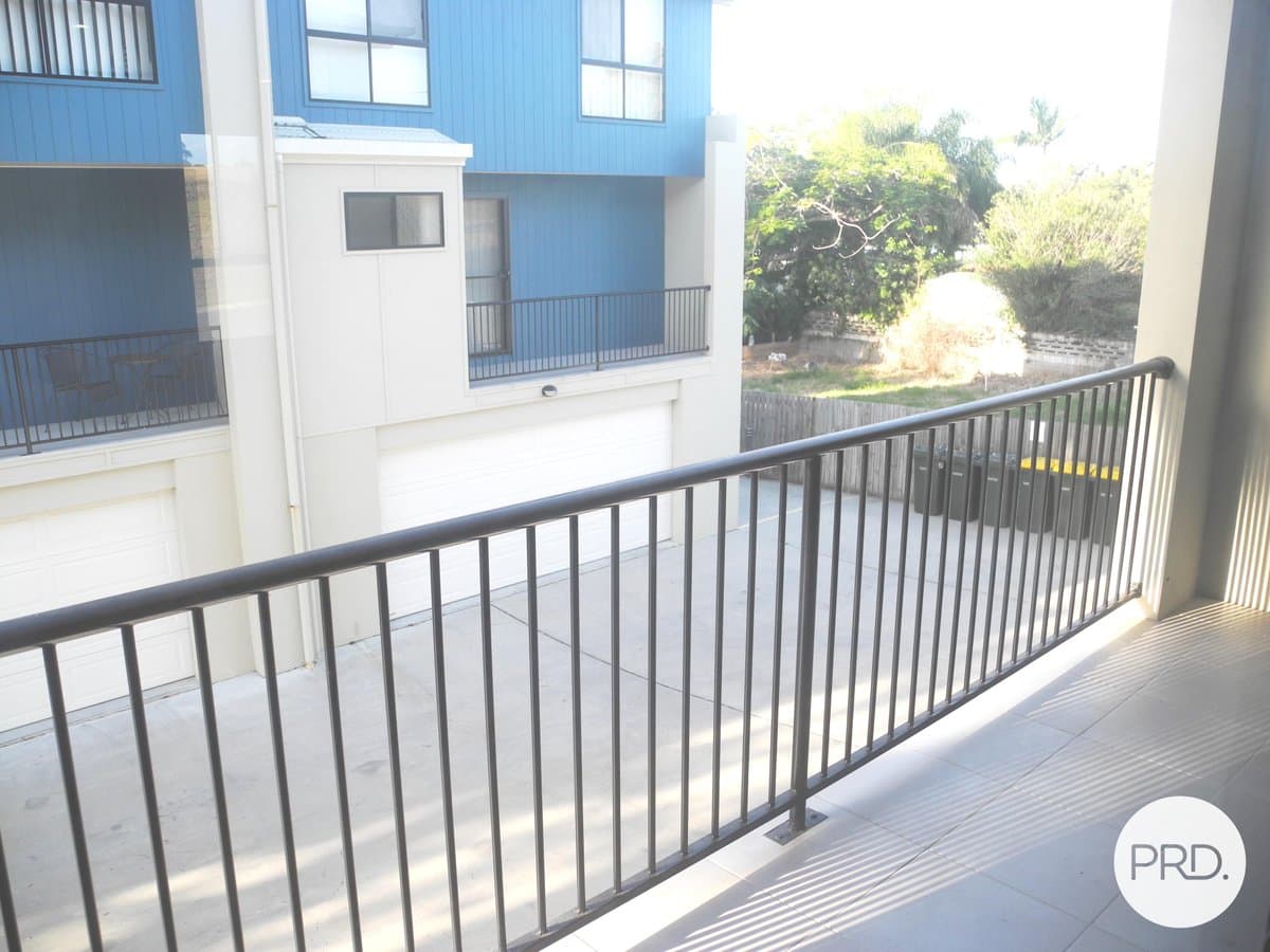 2/10 Arthur Street, BOYNE ISLAND QLD 4680, Boyne Island Property Image - Thumbnail 7