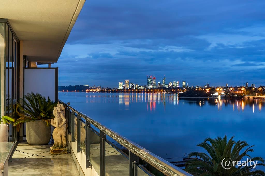 E402/70-72 Canning Beach Road, Applecross - Image 1
