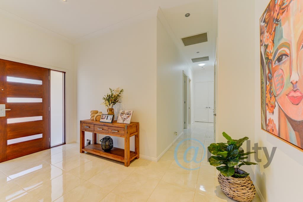1 Carrai Cl, North Tamworth, NSW, 2340, North Tamworth - Thumbnail 2