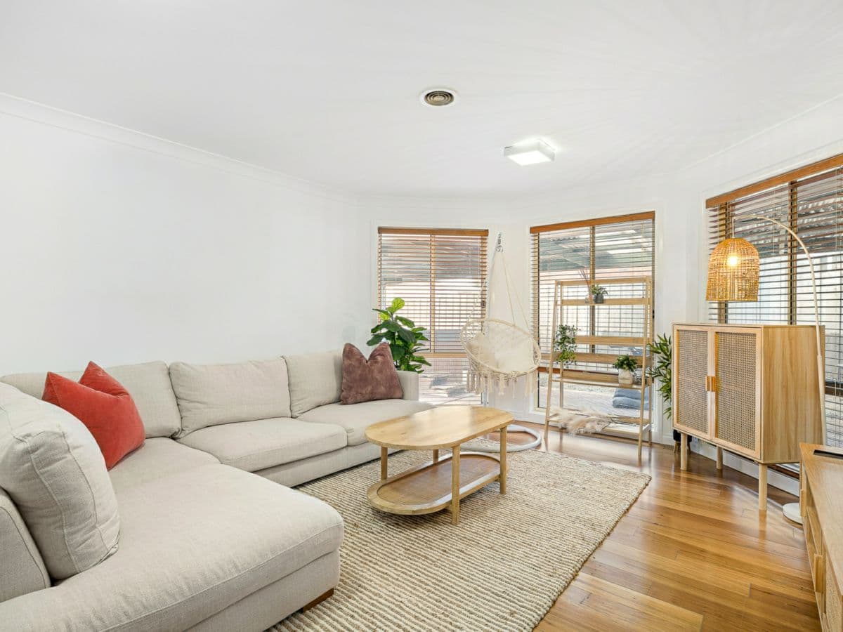 10 Jagger Circuit, CRANBOURNE EAST, Cranbourne East - Thumbnail 4