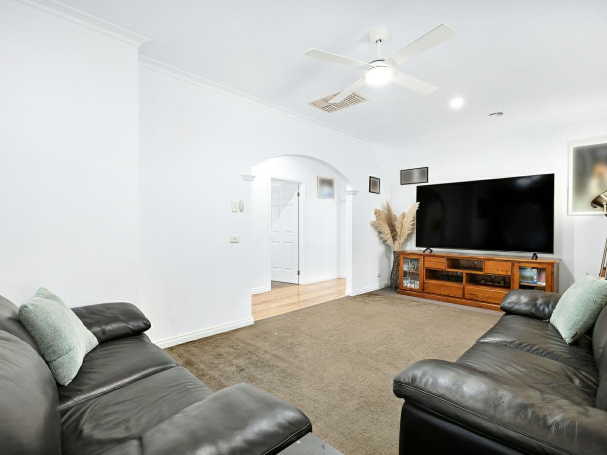 10 Jagger Circuit, CRANBOURNE EAST, Cranbourne East - Thumbnail 5
