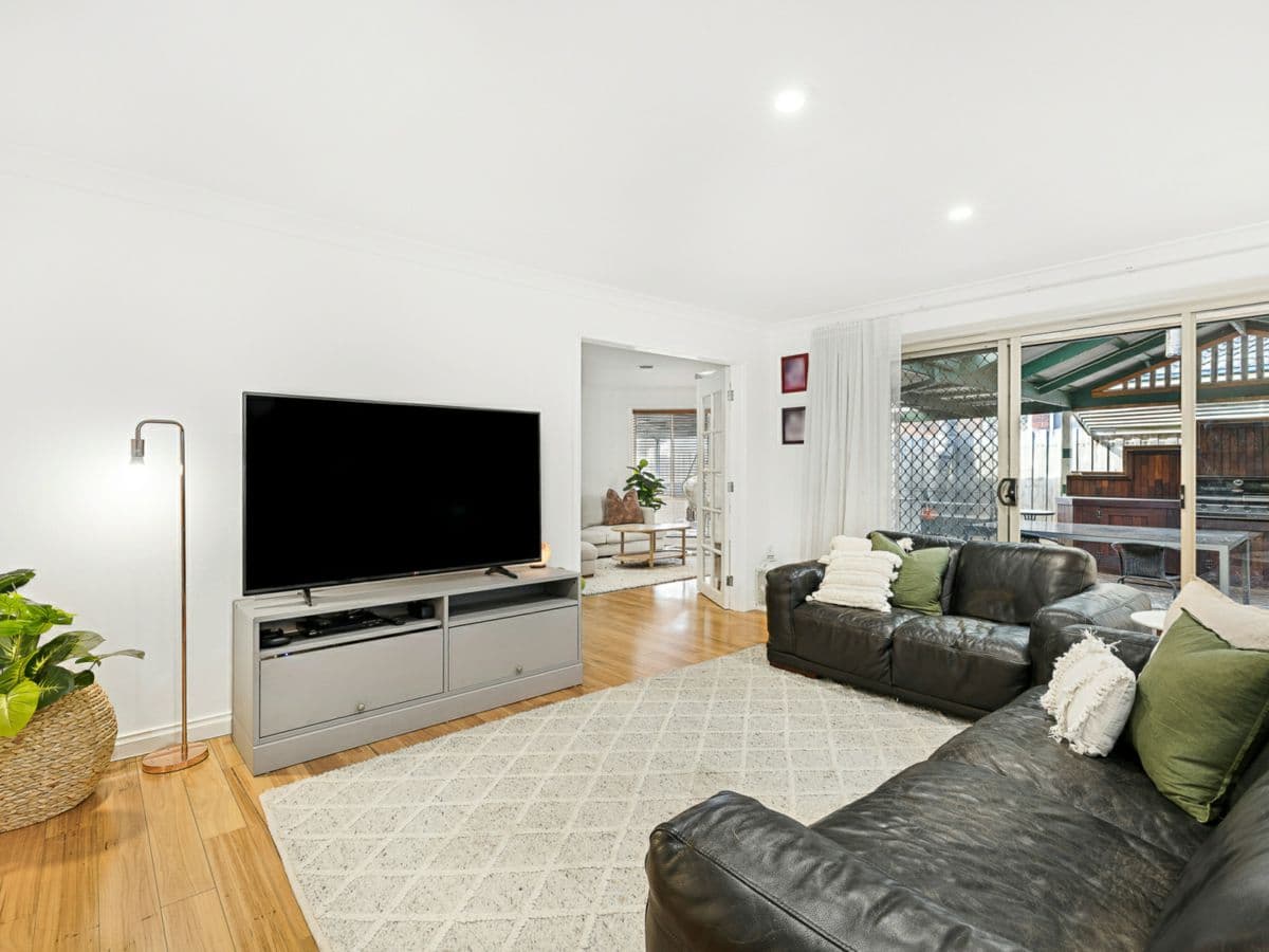10 Jagger Circuit, CRANBOURNE EAST, Cranbourne East - Thumbnail 6