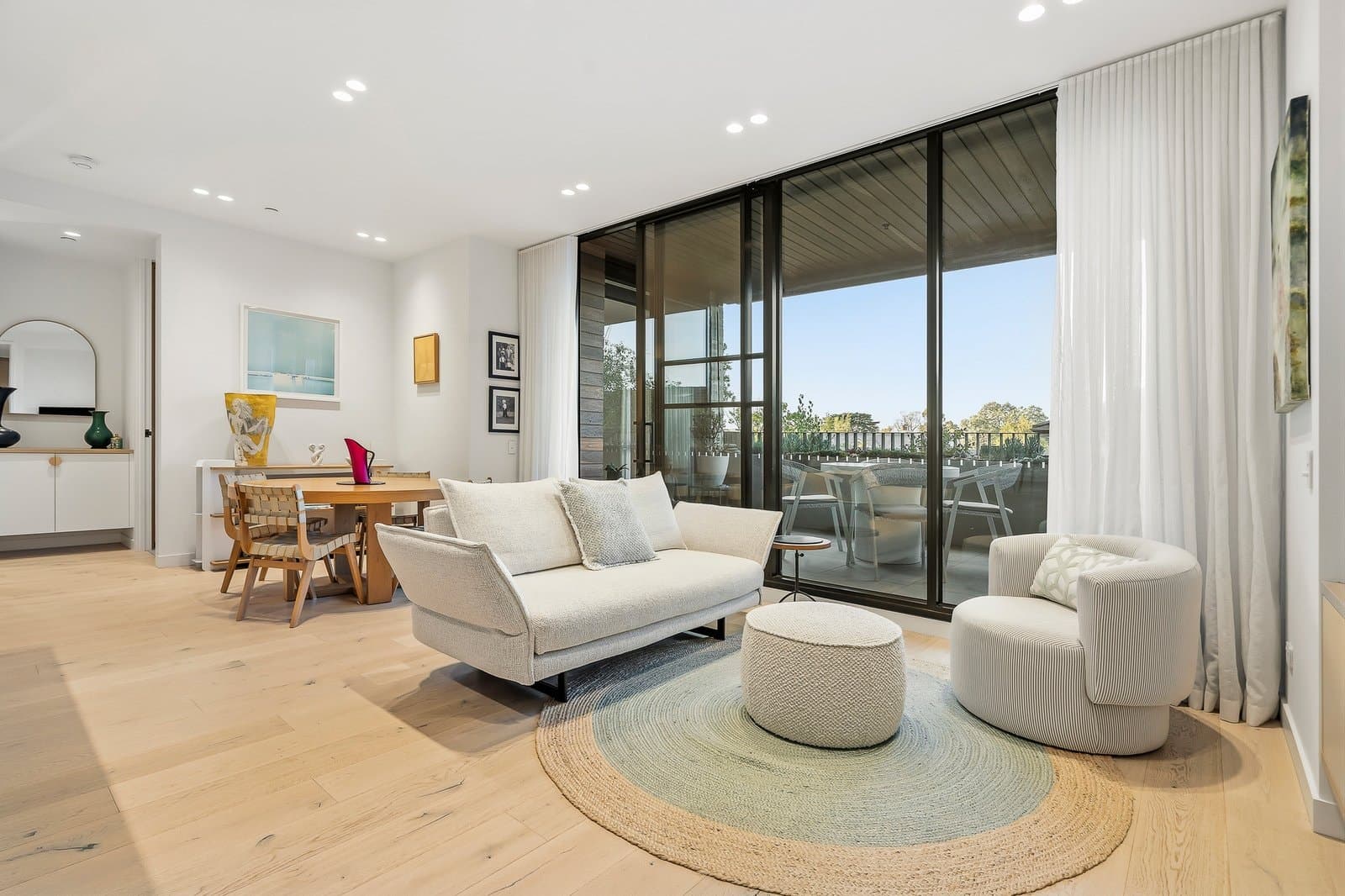 103/1B Deakin Street South, Hampton - Thumbnail 2