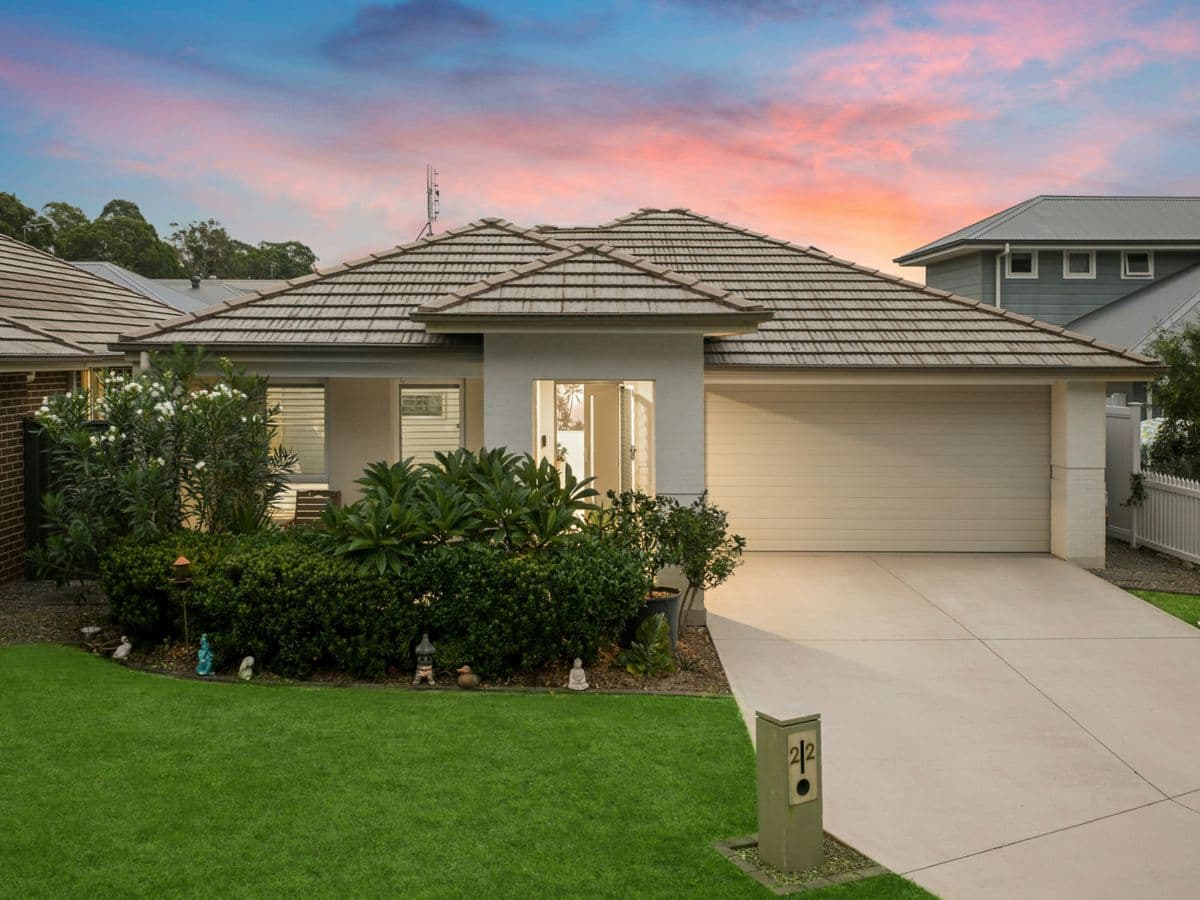22 Loretto Way, HAMLYN TERRACE, Hamlyn Terrace - Image 1
