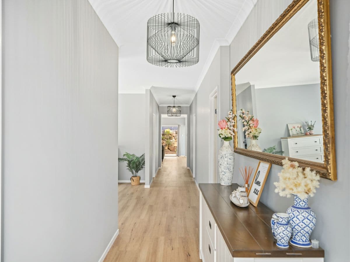 6 Langham Crescent, NORTH LAKES, North Lakes - Thumbnail 2