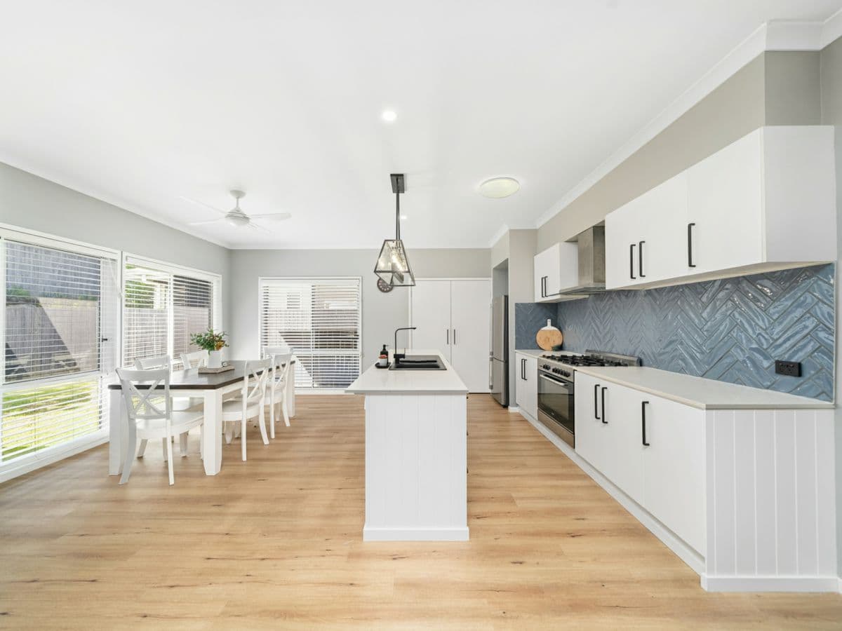 6 Langham Crescent, NORTH LAKES, North Lakes - Thumbnail 3