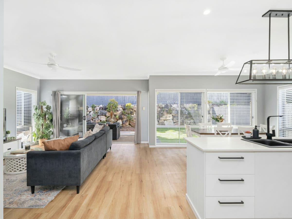 6 Langham Crescent, NORTH LAKES, North Lakes - Thumbnail 7