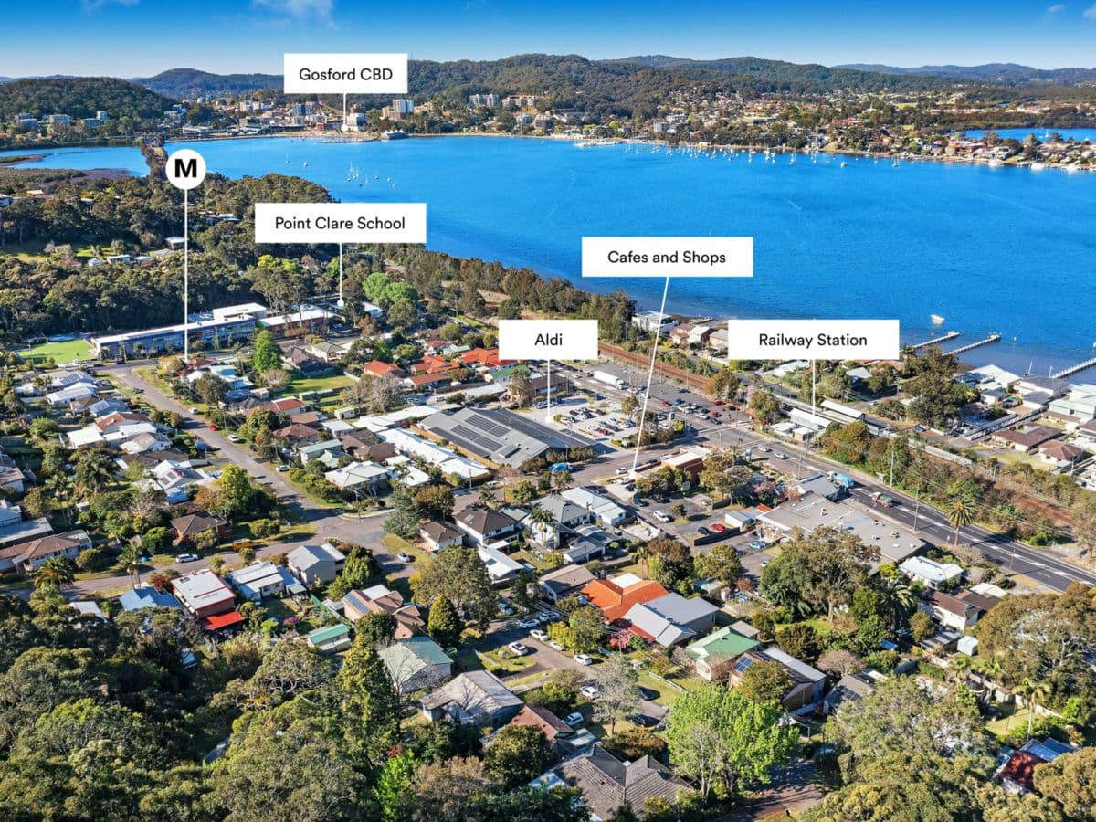 2 Nioka Avenue, POINT CLARE, Point Clare - Image 1