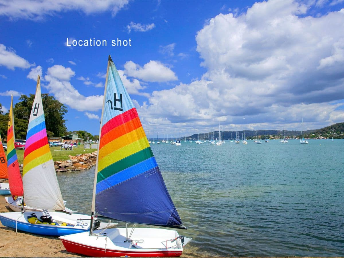 2 Nioka Avenue, POINT CLARE, Point Clare - Thumbnail 3